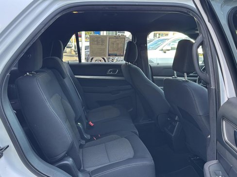 Used 2019 Ford Explorer XLT w/ Class II Trailer Tow Package image 11