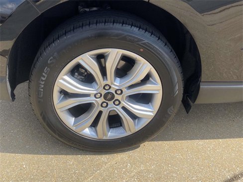 Used 2024 Ford Edge Titanium image 7