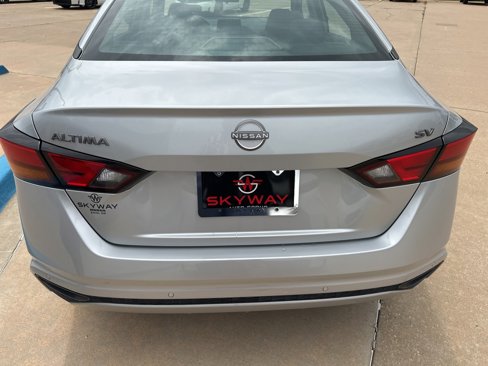 Used 2023 Nissan Altima 2.5 SV image 14