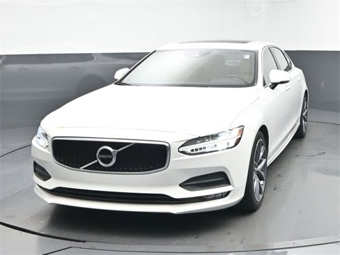 Used 2019 Volvo S90 T6 Momentum image 3