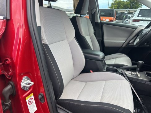 Used 2016 Toyota RAV4 XLE image 21