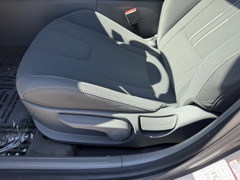 Used 2023 Hyundai Elantra SEL image 28