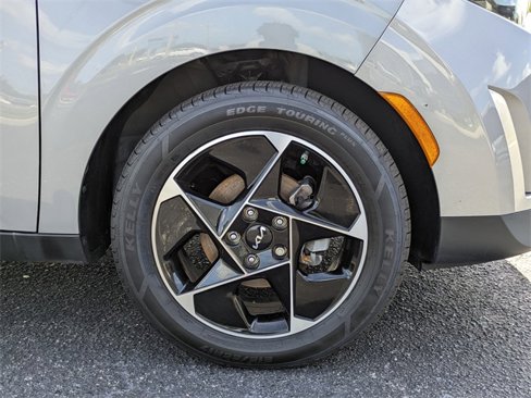 Used 2023 Kia Soul EX image 11