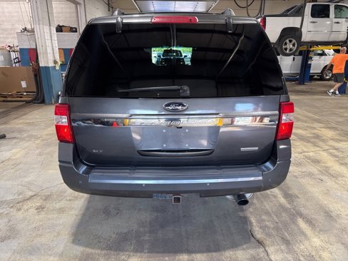 Used 2016 Ford Expedition XLT image 30