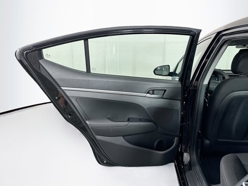 Used 2020 Hyundai Elantra SE w/ Cargo Package (C1) image 24