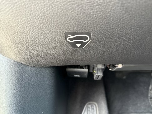 Used 2024 Jeep Compass Latitude image 16