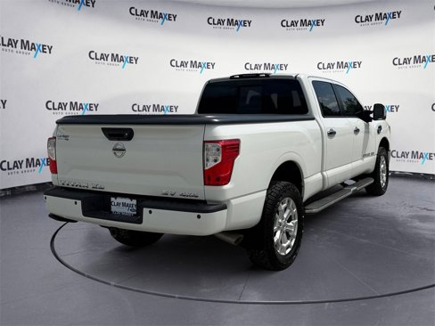 Used 2016 Nissan Titan SV image 5