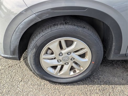 Certified 2023 Hyundai Venue SE image 7