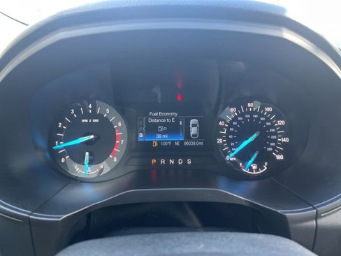 Used 2018 Ford Edge SE image 19
