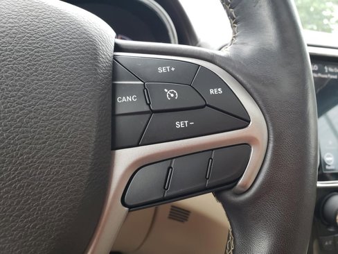 Used 2019 Jeep Grand Cherokee Overland image 36
