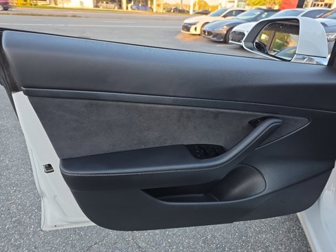 Used 2020 Tesla Model 3 Standard Range Plus image 31