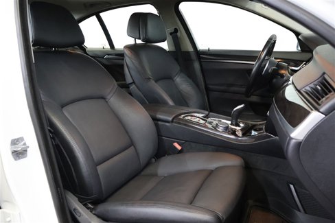Used 2016 BMW 550i xDrive Sedan image 17