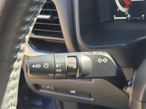 Used 2021 Nissan Rogue Platinum image 17