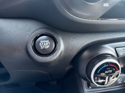 Certified 2024 Hyundai Venue Limited image 29