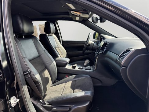 Used 2020 Jeep Grand Cherokee Altitude image 12