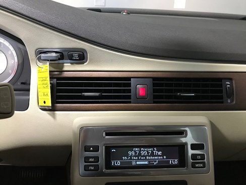 Used 2010 Volvo XC70 3.2 image 28
