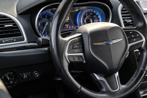 Used 2015 Chrysler 300 Limited w/ Driver Convenience Group image 14