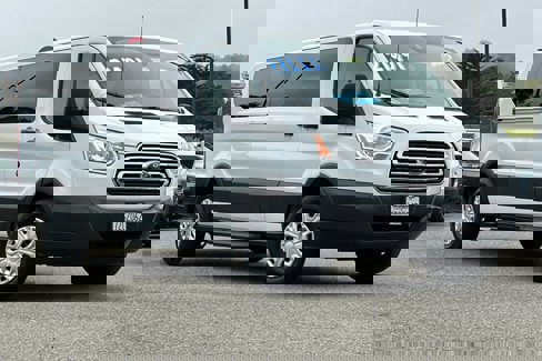 Used 2017 Ford Transit 350 XLT image 2
