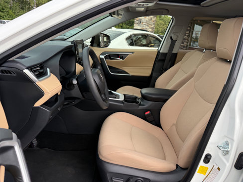 Used 2019 Toyota RAV4 XLE image 10
