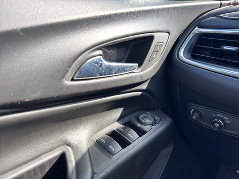 Used 2018 Chevrolet Equinox LT w/ Sun & Infotainment Package image 24