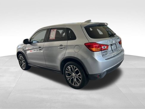 Used 2017 Mitsubishi Outlander Sport SE image 4