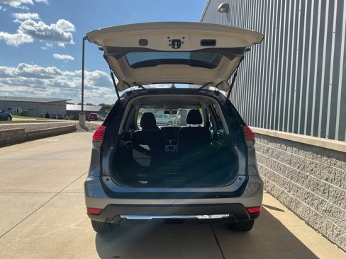 Used 2017 Nissan Rogue SV image 20