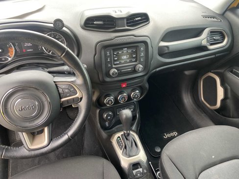 Used 2016 Jeep Renegade Latitude image 12