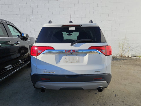 Used 2017 GMC Acadia SLE image 6