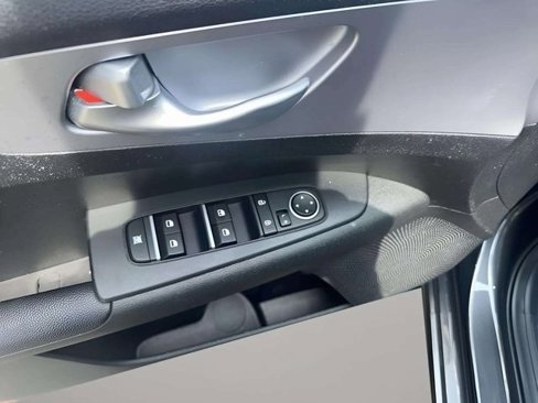 Used 2024 Kia Forte LXS image 11