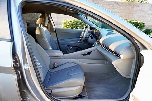 Certified 2024 Hyundai Elantra SEL image 11