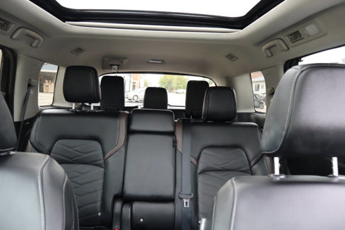 Used 2024 Nissan Pathfinder Platinum w/ Black Appearance Package image 6