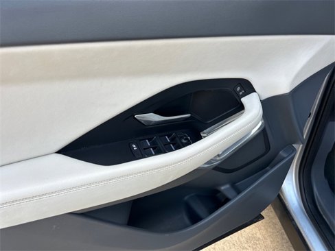 Used 2020 Jaguar E-PACE image 12