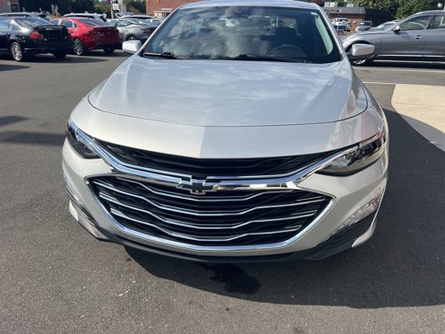 Used 2022 Chevrolet Malibu LT image 3