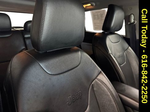 Used 2022 Jeep Compass Latitude w/ Sun and Sound Group image 7