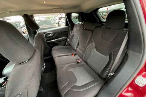 Used 2020 Jeep Cherokee Latitude image 17