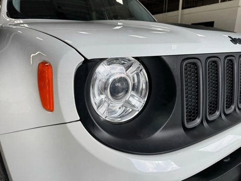 Used 2017 Jeep Renegade Trailhawk image 7