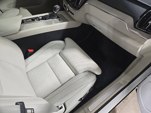 Used 2019 Volvo XC60 T6 Inscription w/ Protection Package Premier image 20