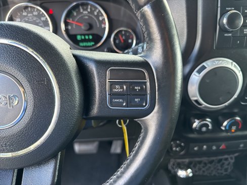 Used 2015 Jeep Wrangler Unlimited Sahara w/ Connectivity Group image 41