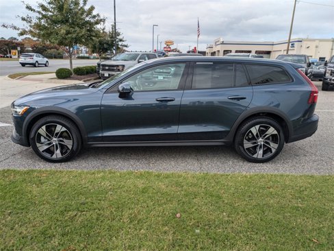 Certified 2023 Volvo V60 B5 Cross Country Plus image 6