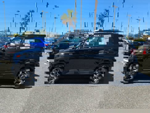 New 2025 Hyundai Venue SEL image 3