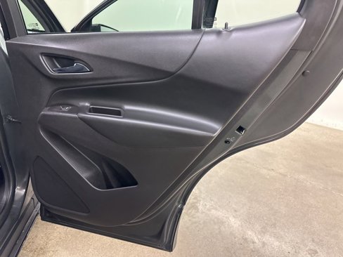 Used 2018 Chevrolet Equinox LT image 23