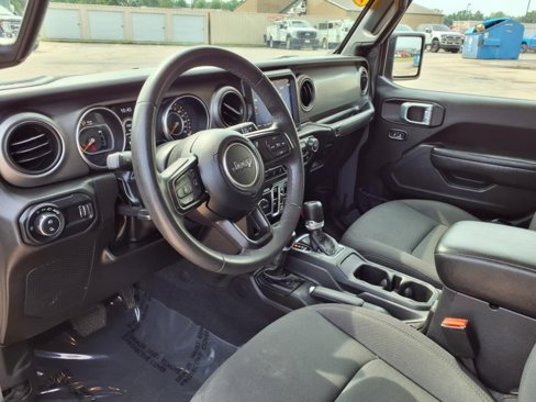 Used 2023 Jeep Gladiator Sport image 12
