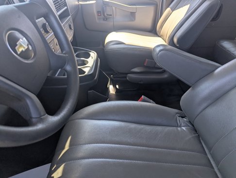 Used 2018 Chevrolet Express 2500 LS image 18