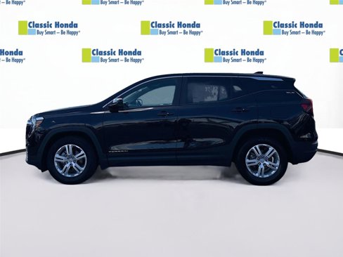 Used 2024 GMC Terrain SLE image 4
