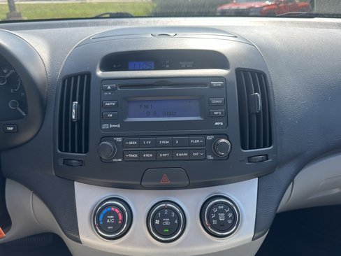 Used 2009 Hyundai Elantra GLS image 10