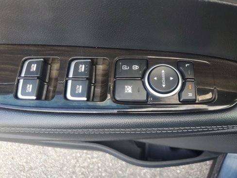 Used 2020 Kia Sorento LX image 30