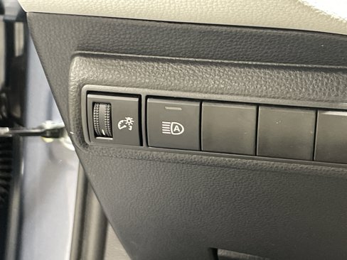 Certified 2024 Toyota Corolla SE image 28