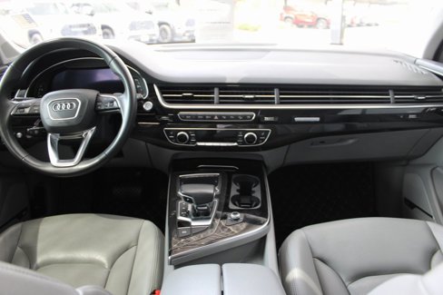 Used 2019 Audi Q7 3.0T Prestige image 2