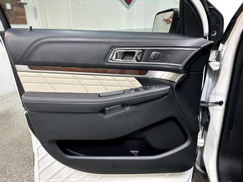 Used 2016 Ford Explorer Platinum image 12