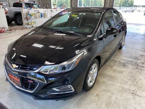 Used 2017 Chevrolet Cruze LT w/ Convenience Package image 6